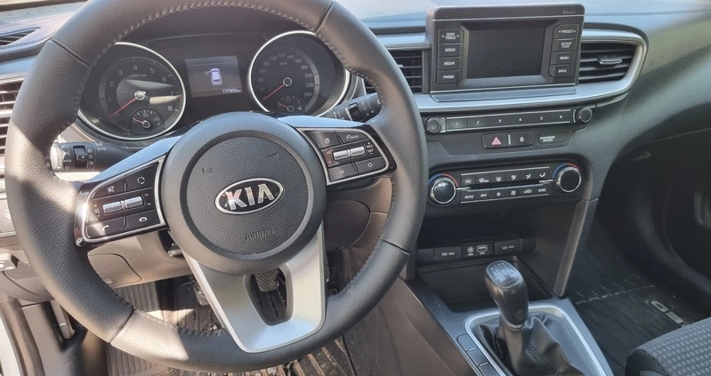 Kia Ceed cena 47970 przebieg: 177300, rok produkcji 2019 z Słupsk małe 67